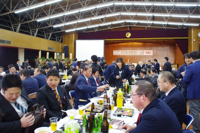 多くの関係者の皆様に出席いただいた祝勝会