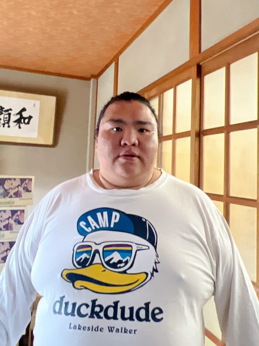 出稽古から帰ってきて着替えての御嶽海関